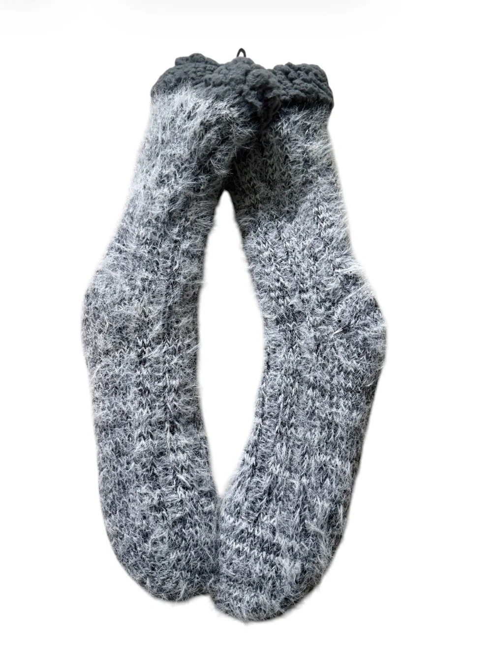 Frye eyelash soft knit non-skid Home Sock. NWT. Shoe size 5-10 Gray